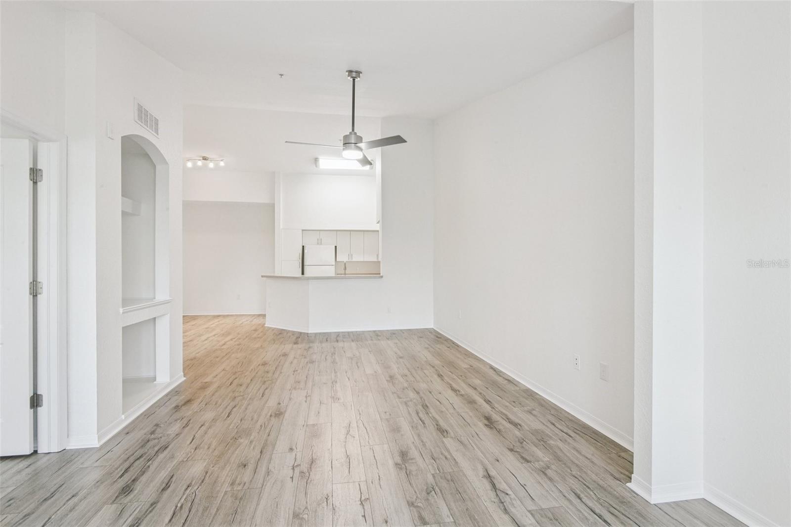 Listing Image #7