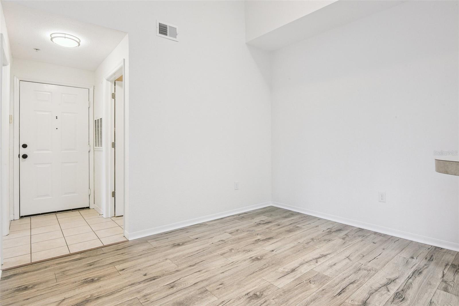 Listing Image #8