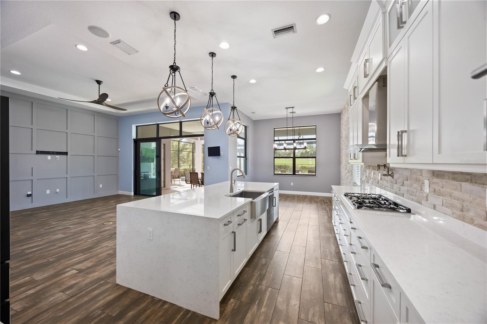 Listing Image #13