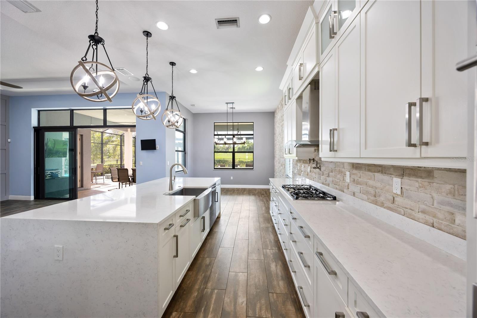 Listing Image #15