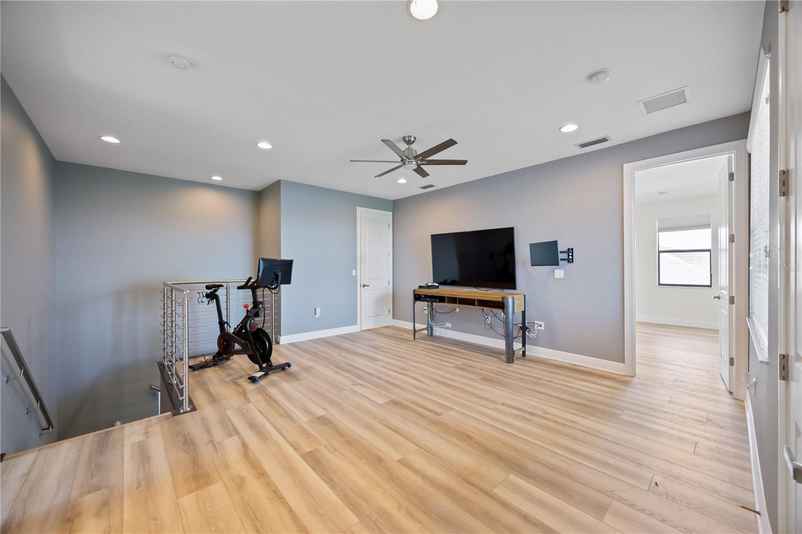 Listing Image #32