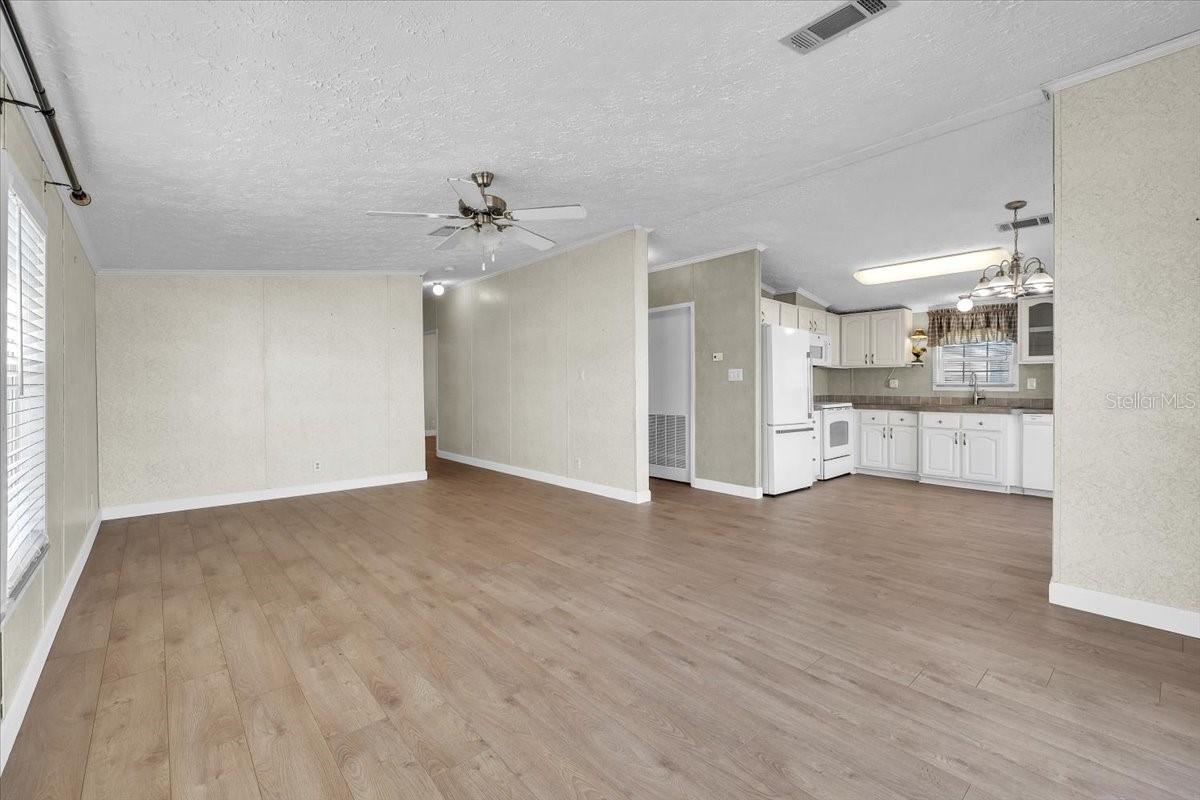 Listing Image #3