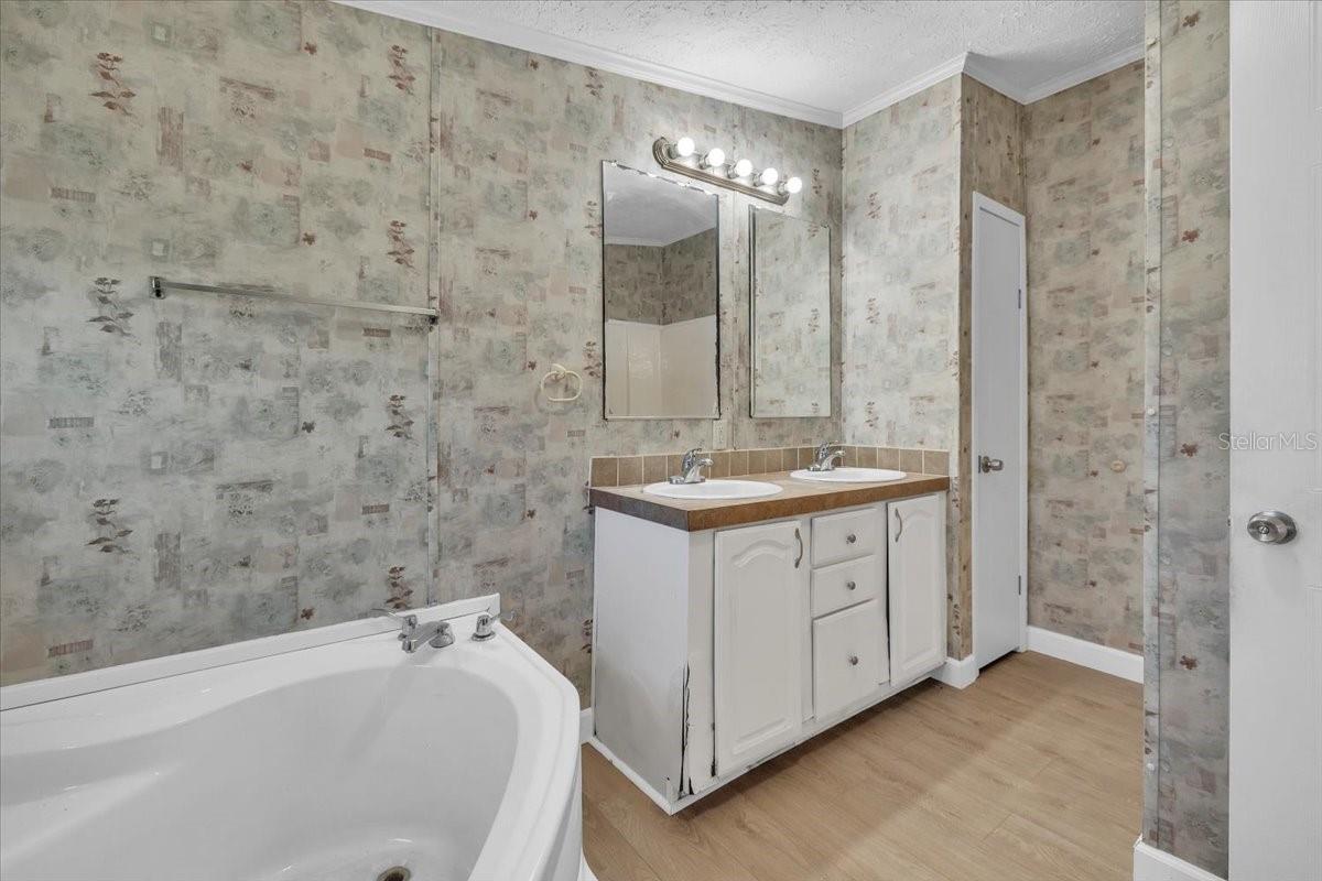 Listing Image #14
