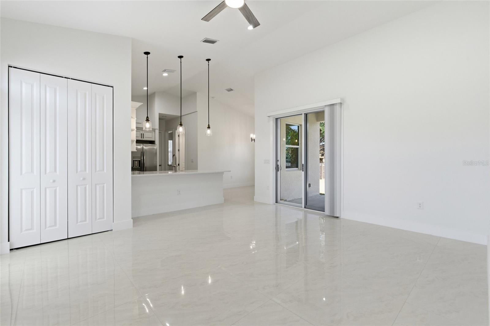 Listing Image #3