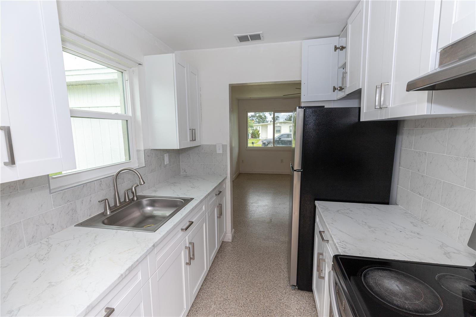 Listing Image #4