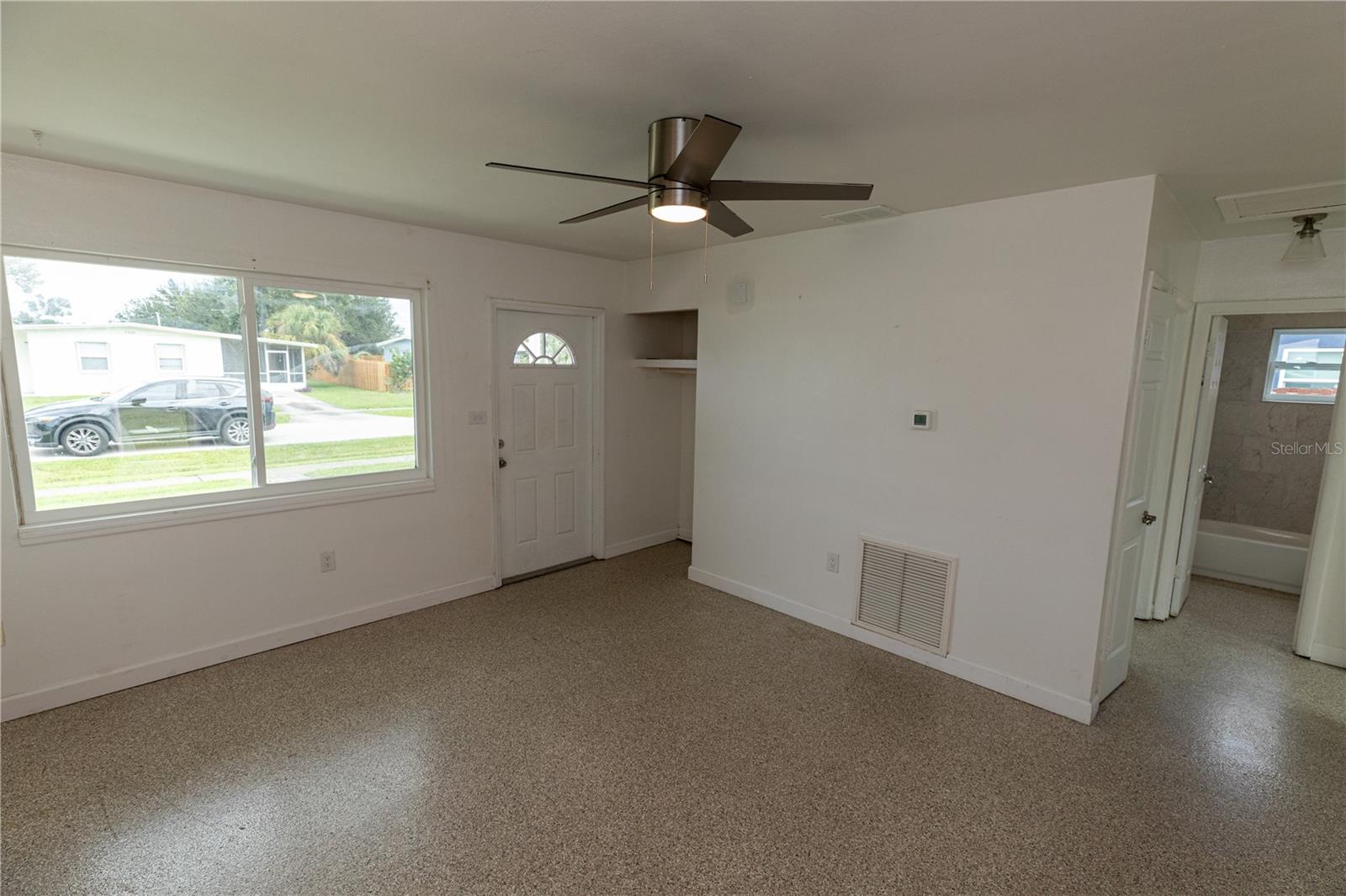Listing Image #9