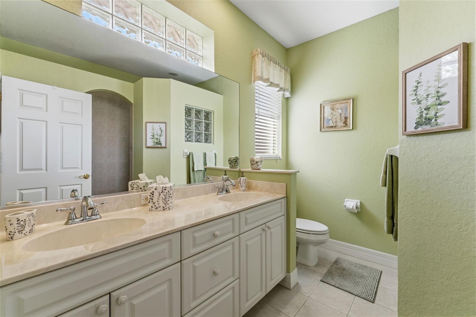 Listing Image #38