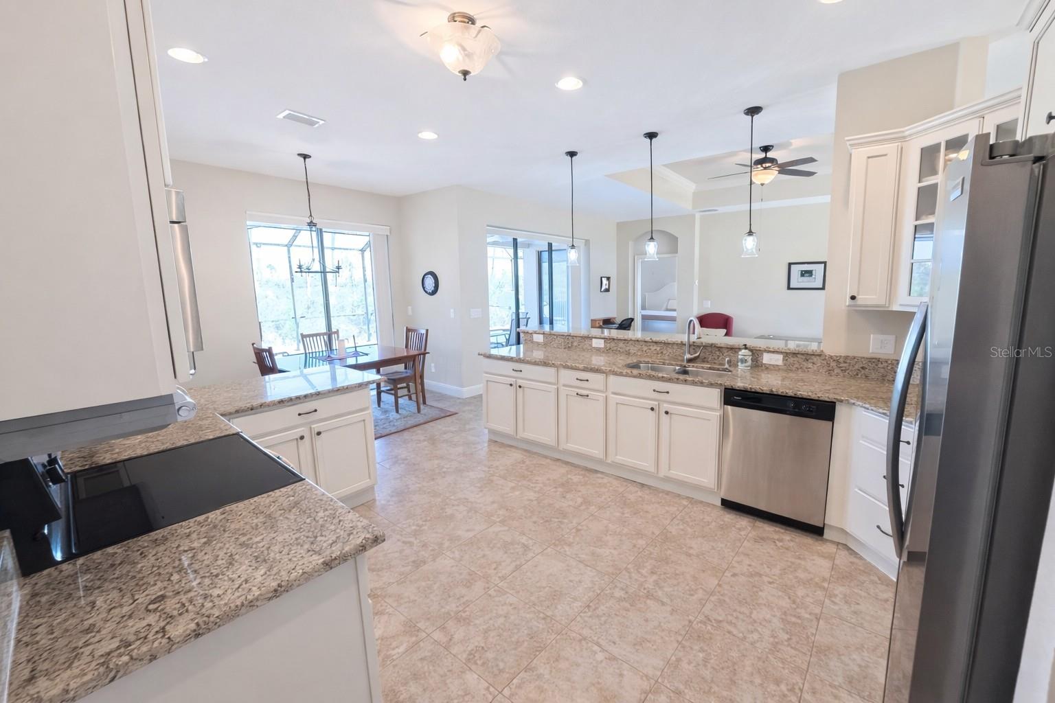 Listing Image #11