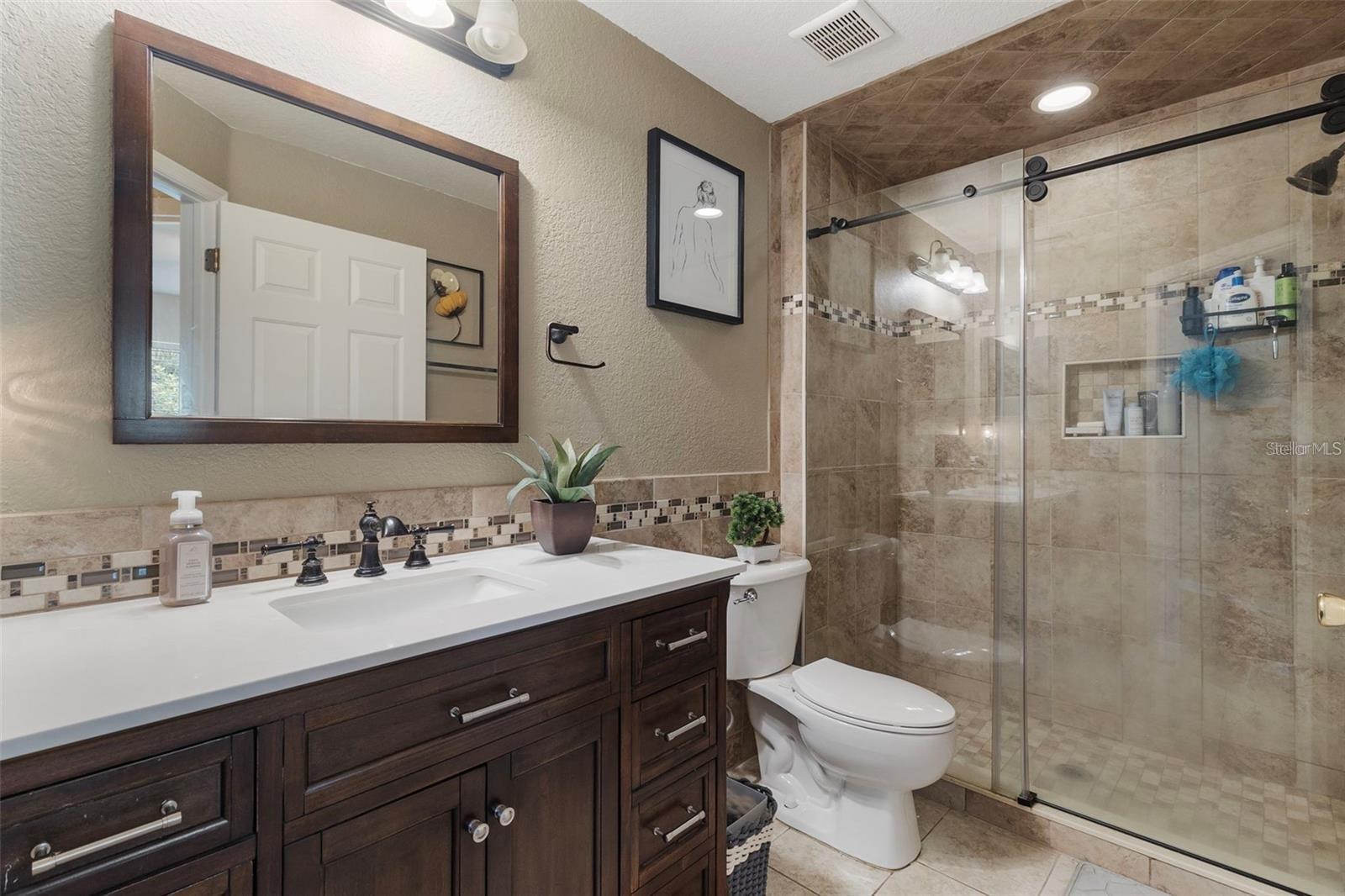 Listing Image #15