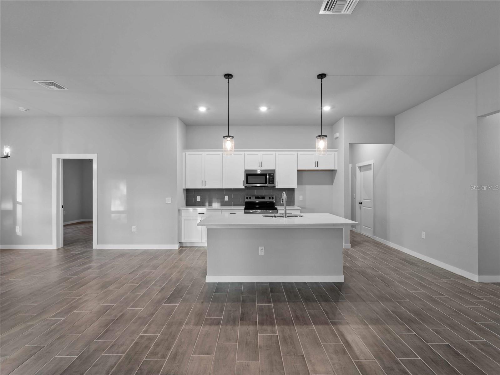 Listing Image #15