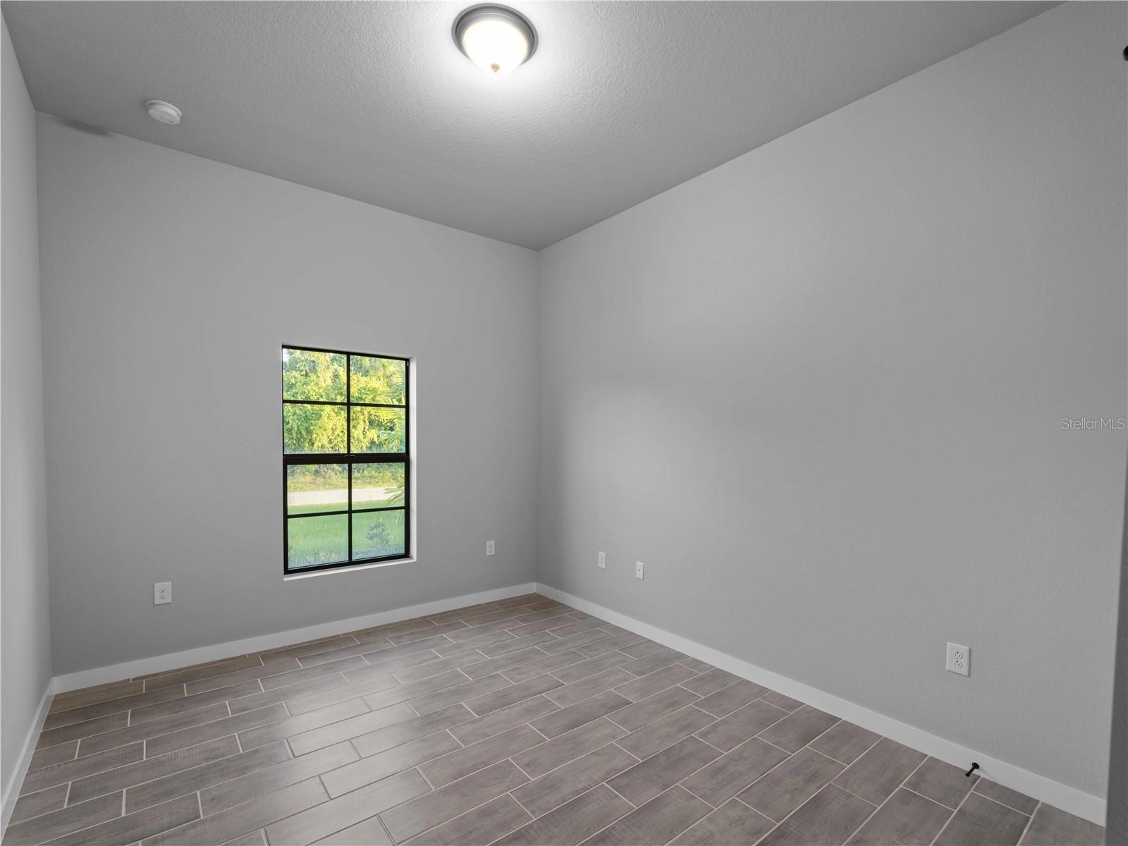 Listing Image #32
