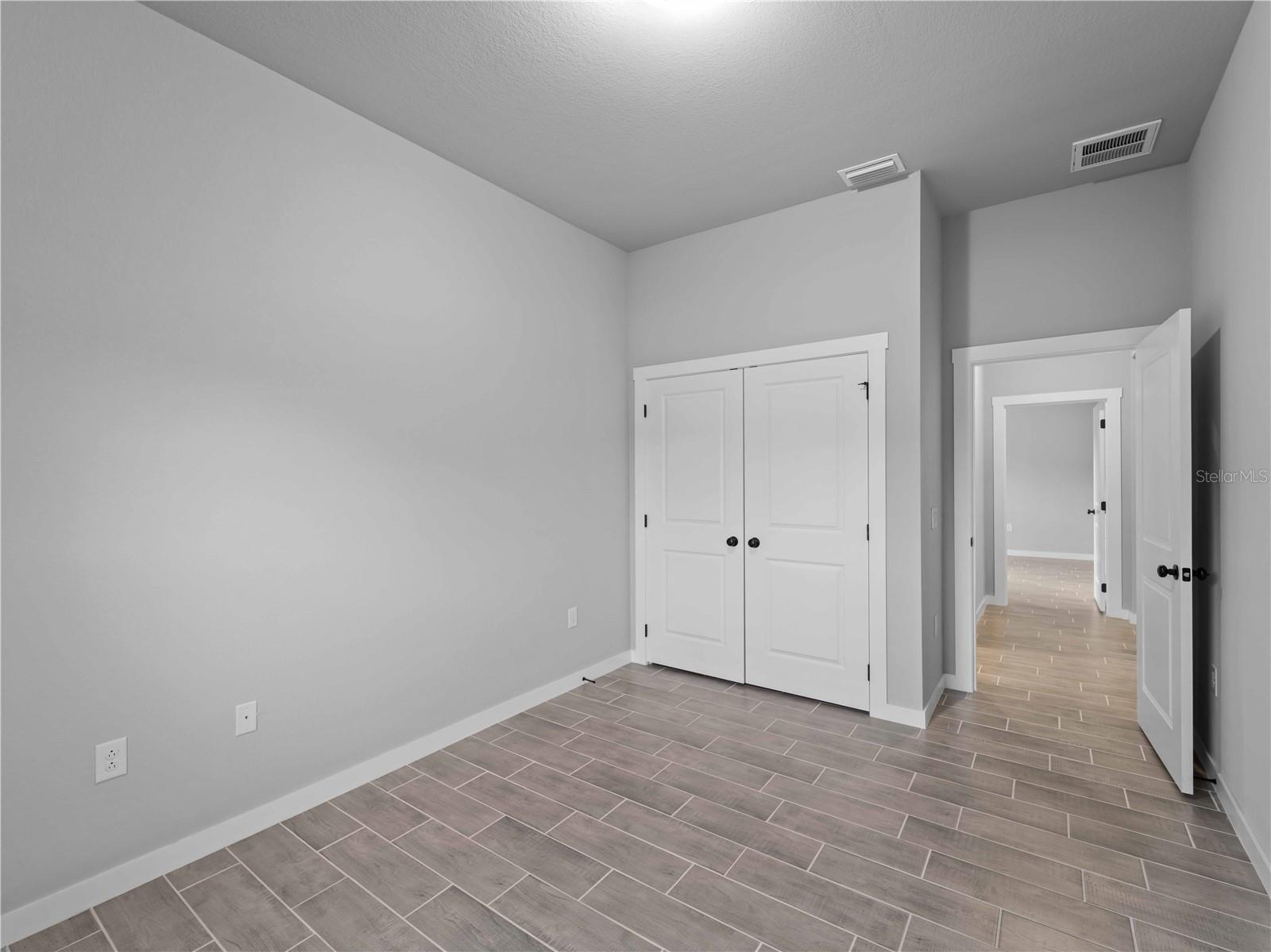 Listing Image #33