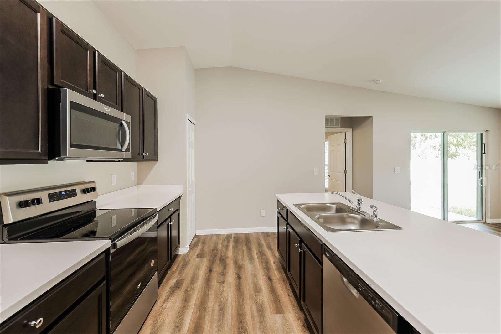 Listing Image #7