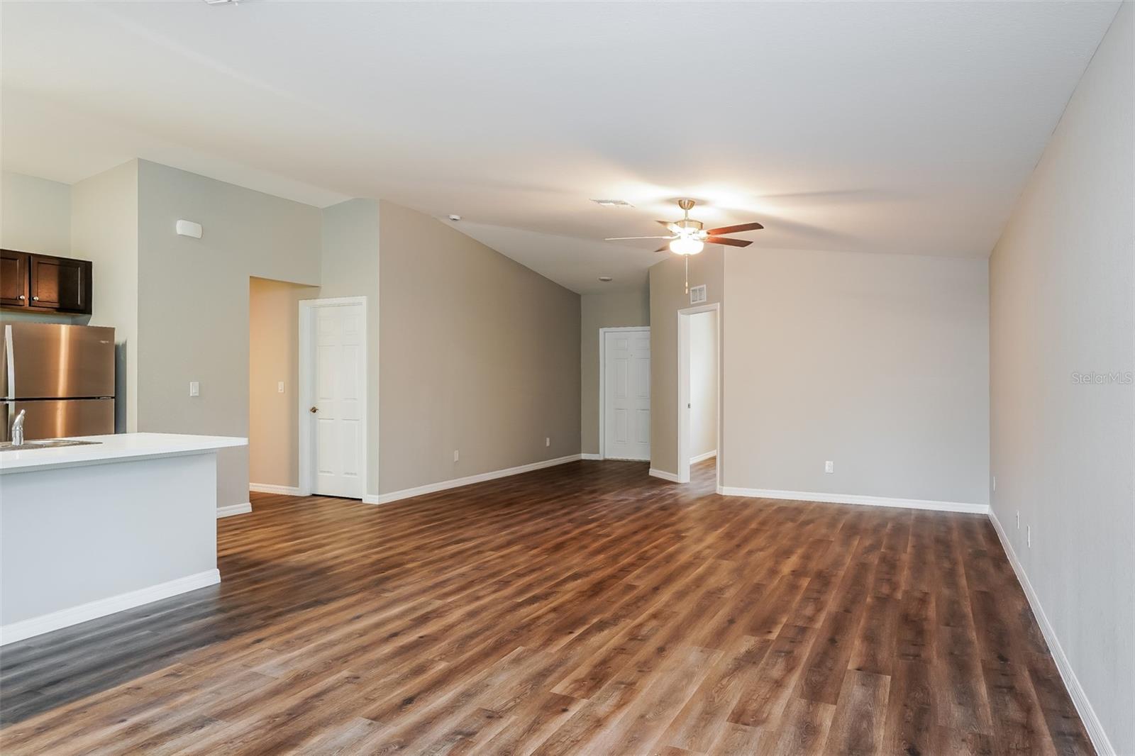 Listing Image #3