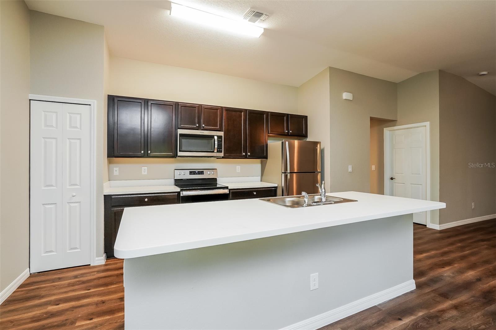 Listing Image #4