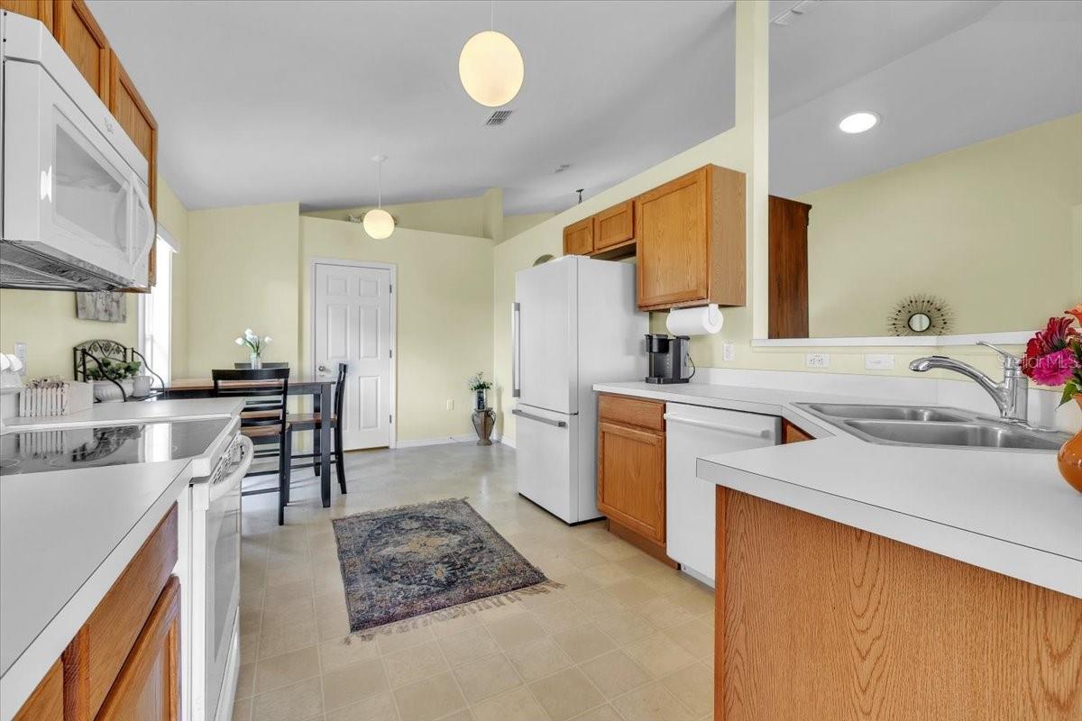 Listing Image #11