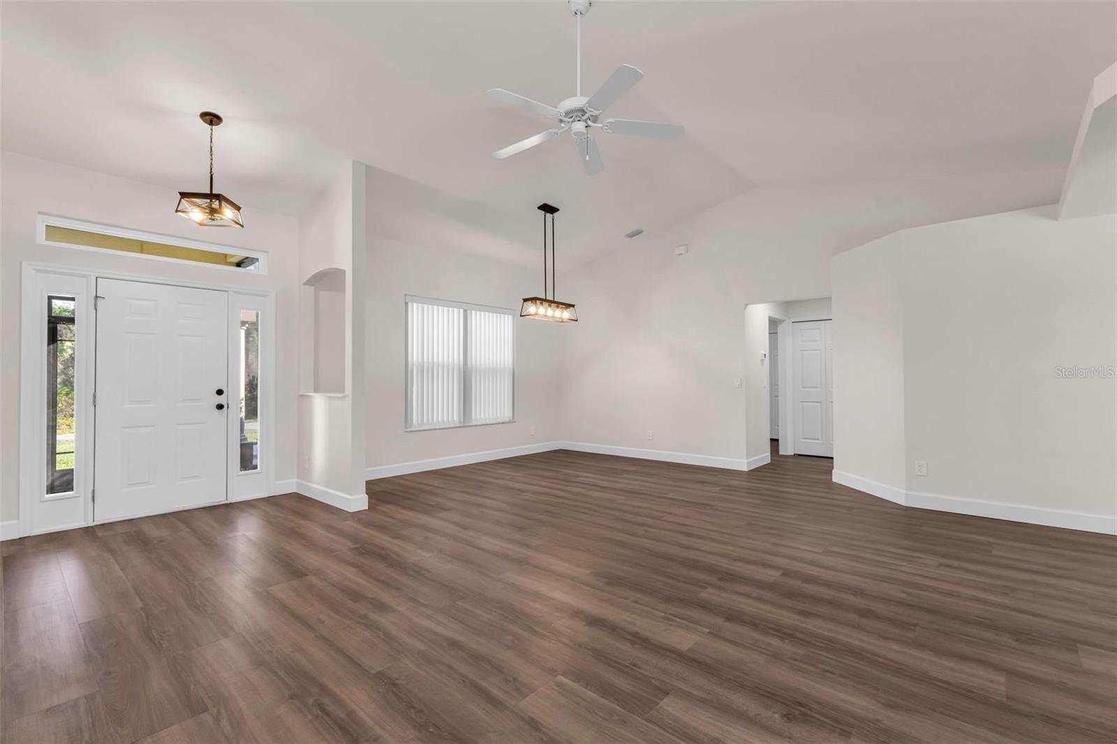 Listing Image #7