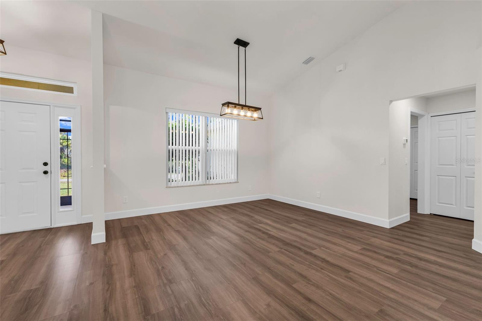 Listing Image #9