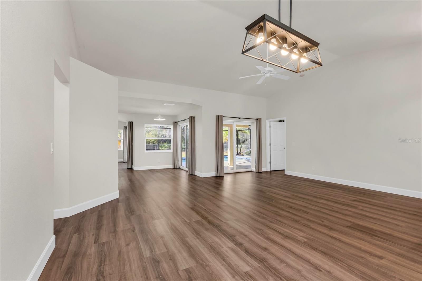 Listing Image #13