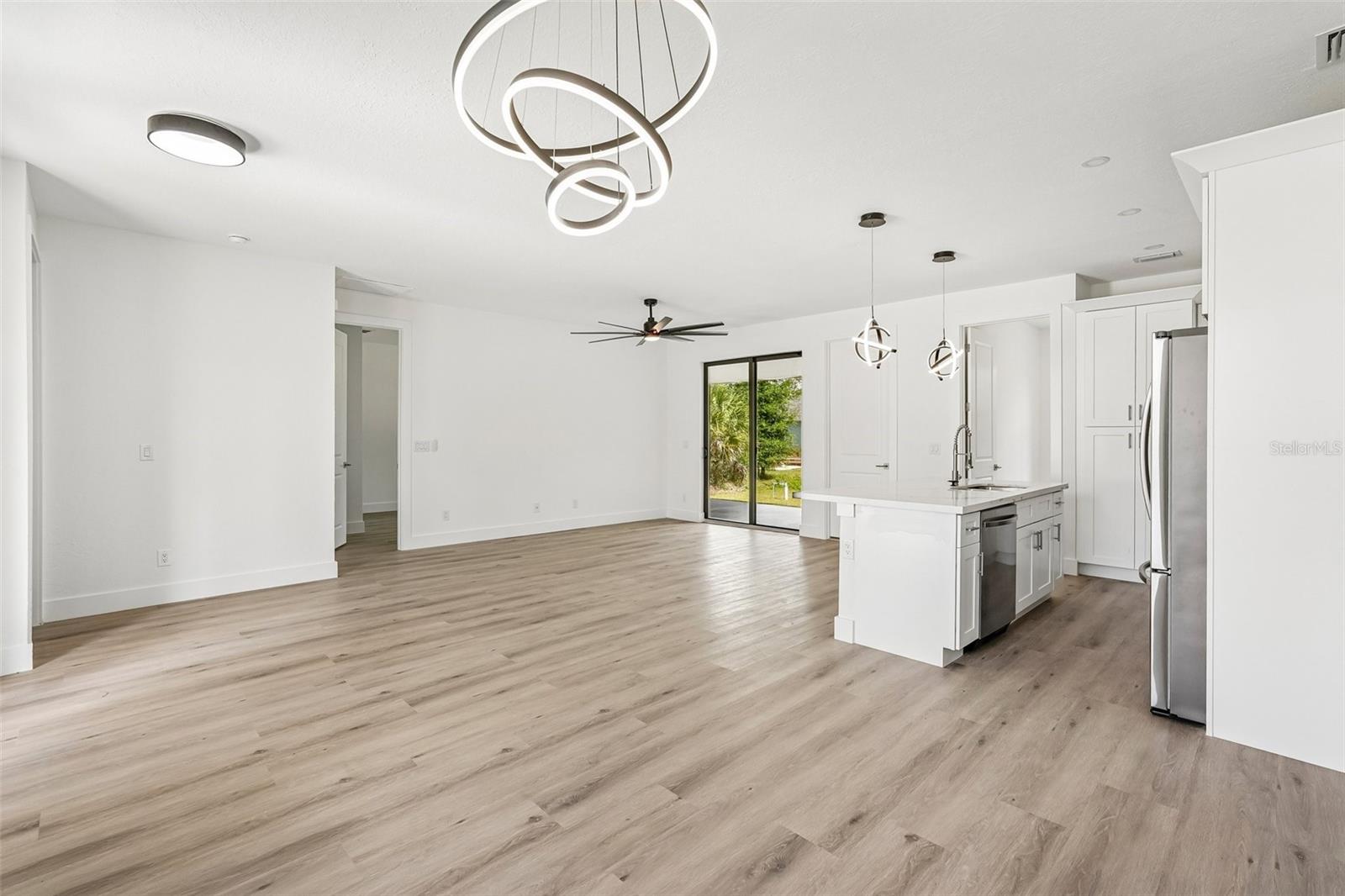 Listing Image #8