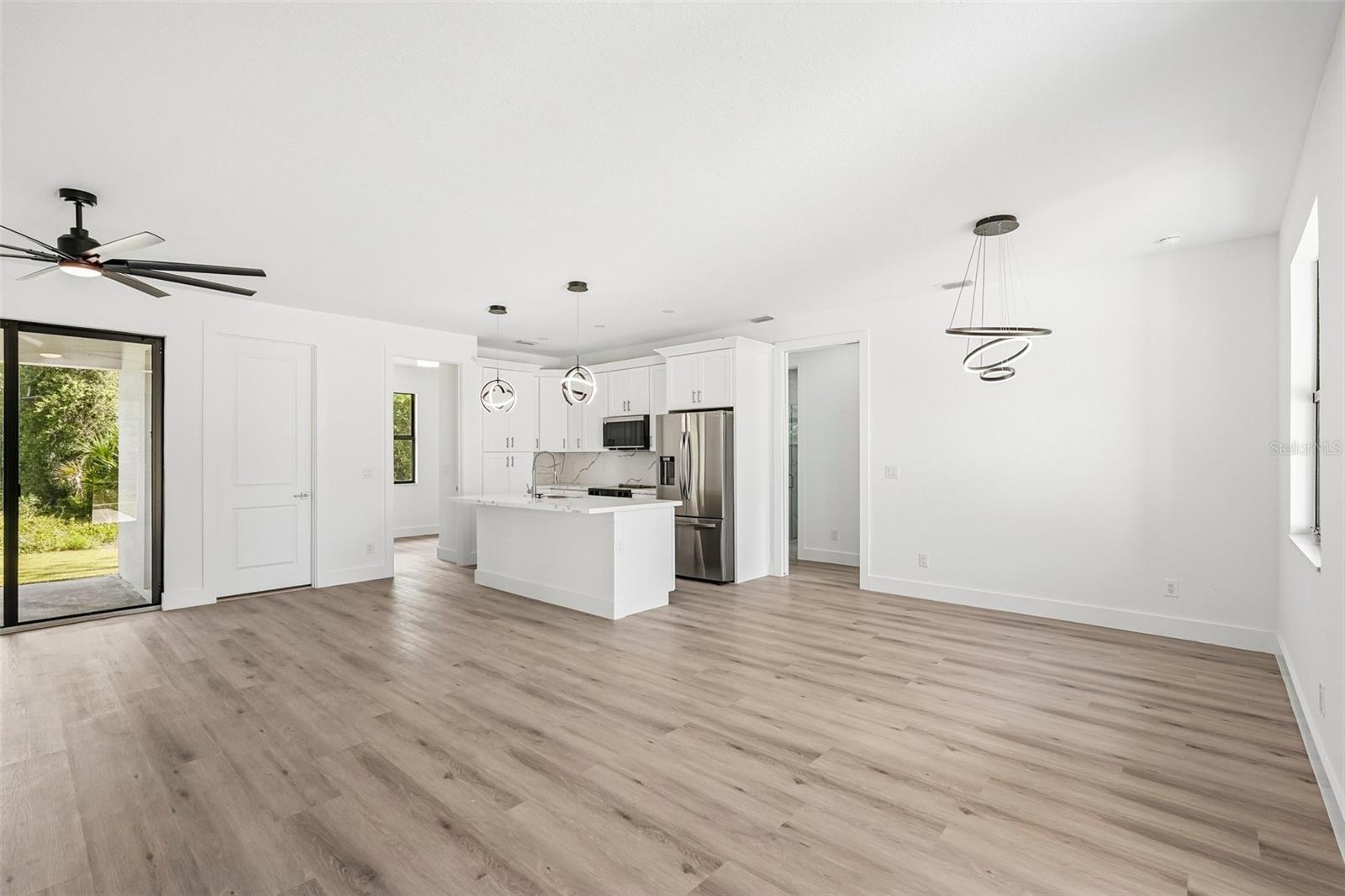 Listing Image #9