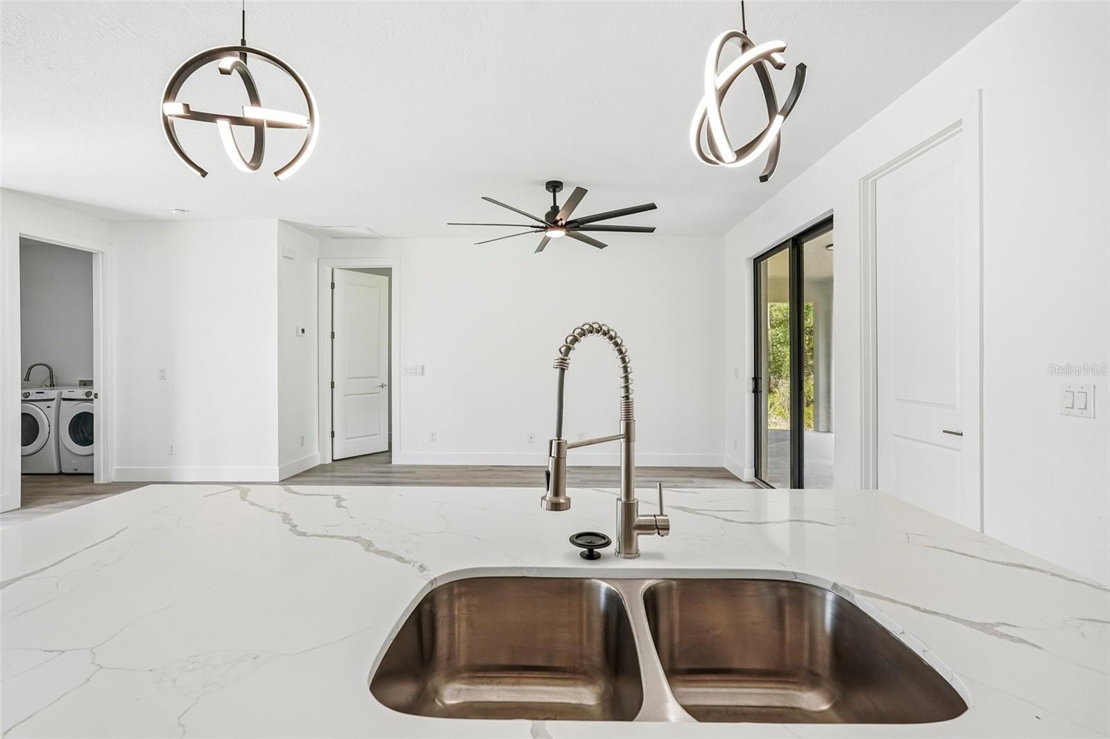 Listing Image #12