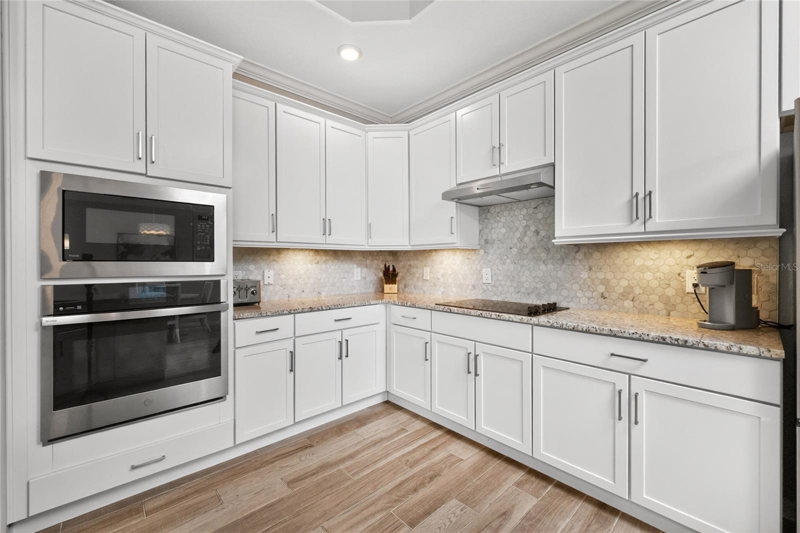 Listing Image #7