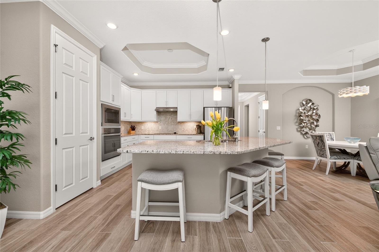 Listing Image #12