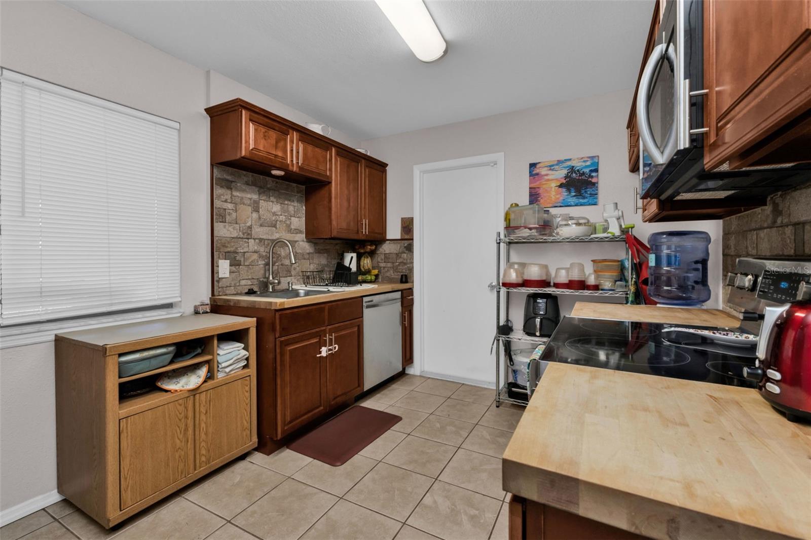 Listing Image #8