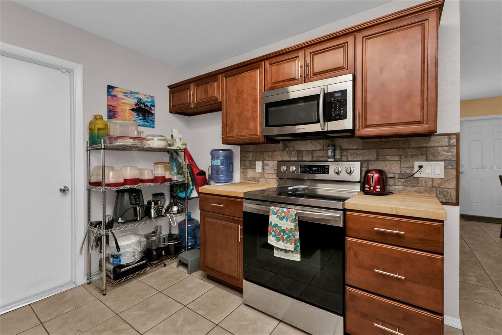 Listing Image #9