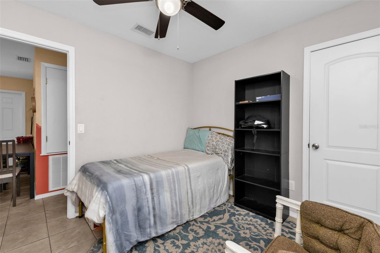 Listing Image #12