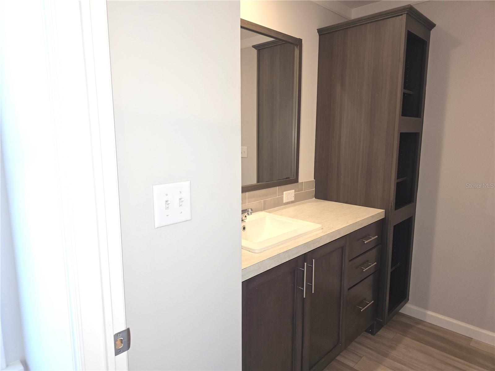 Listing Image #11