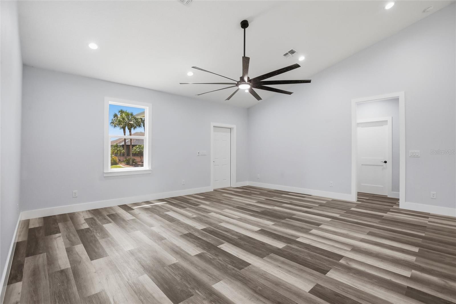 Listing Image #4