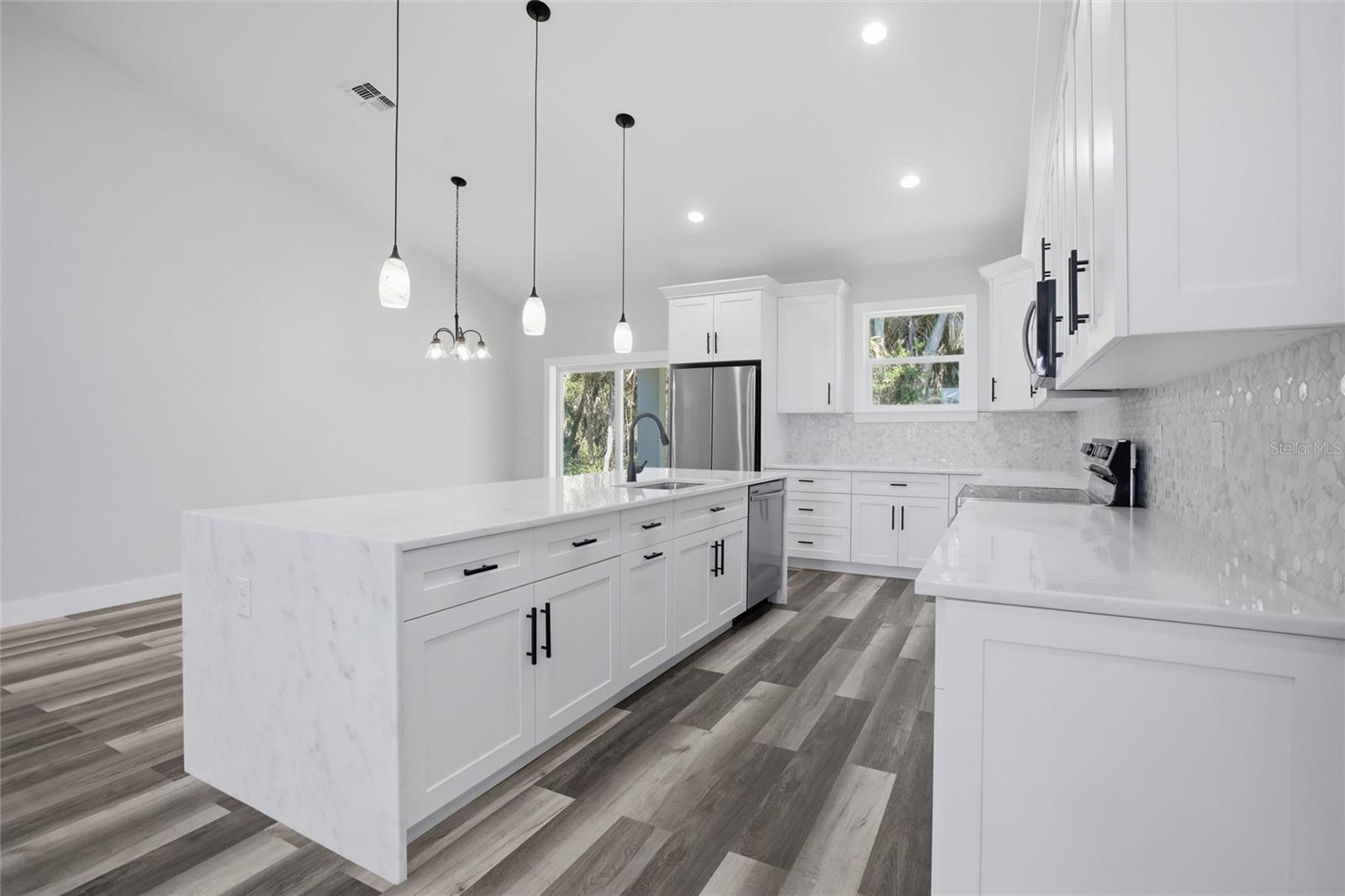 Listing Image #7