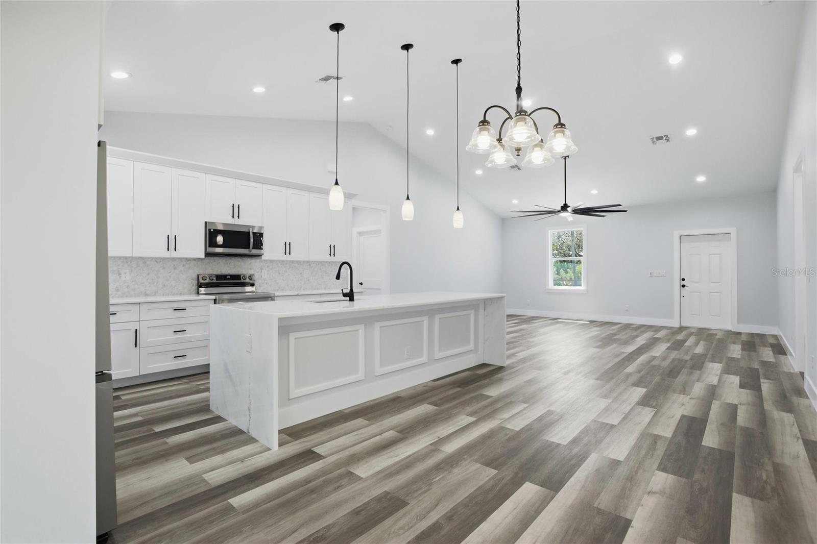 Listing Image #14