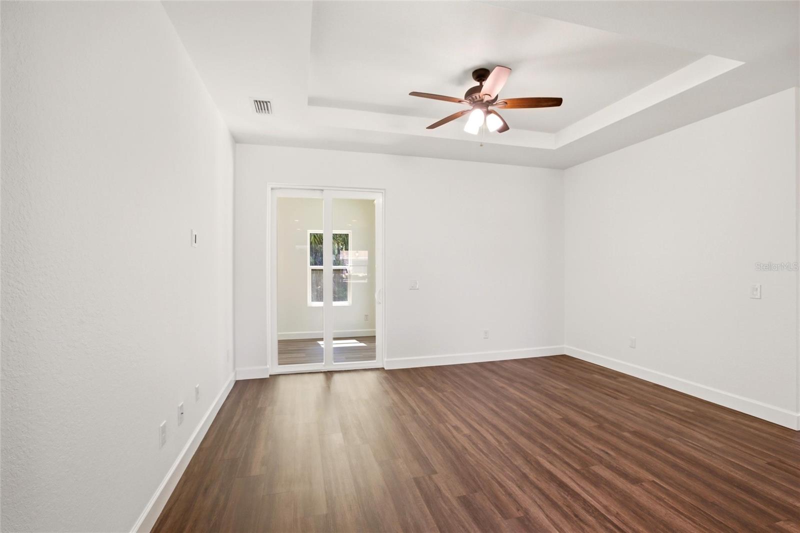 Listing Image #11