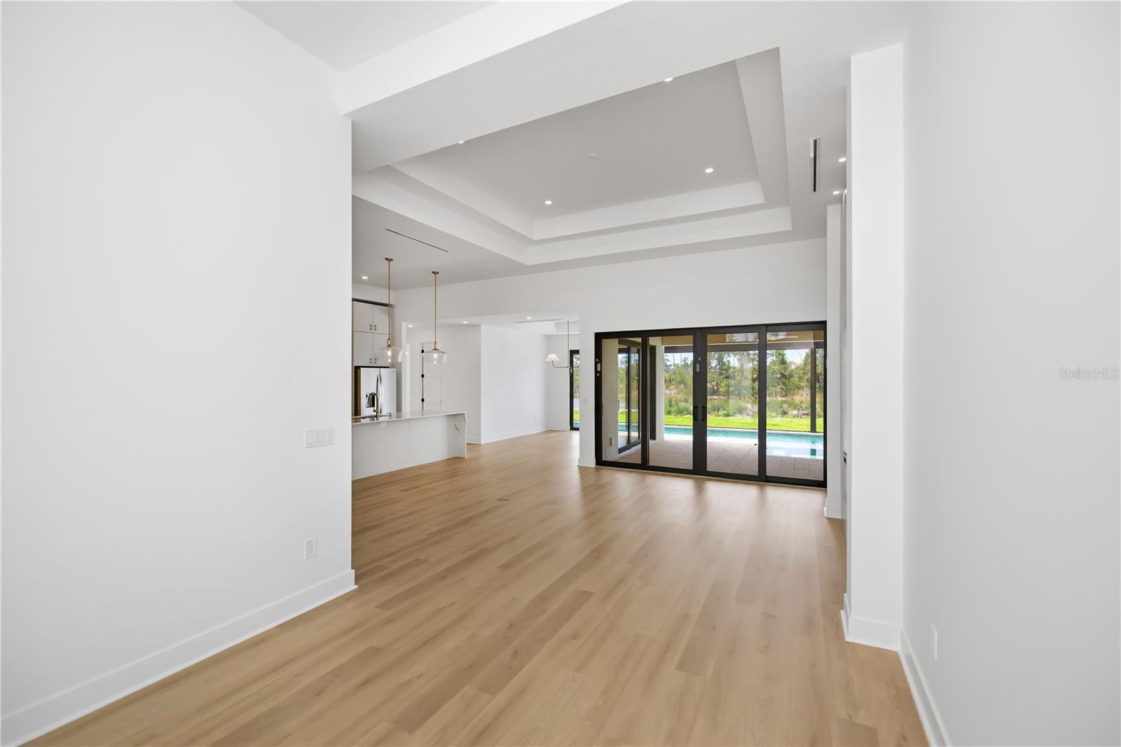 Listing Image #9
