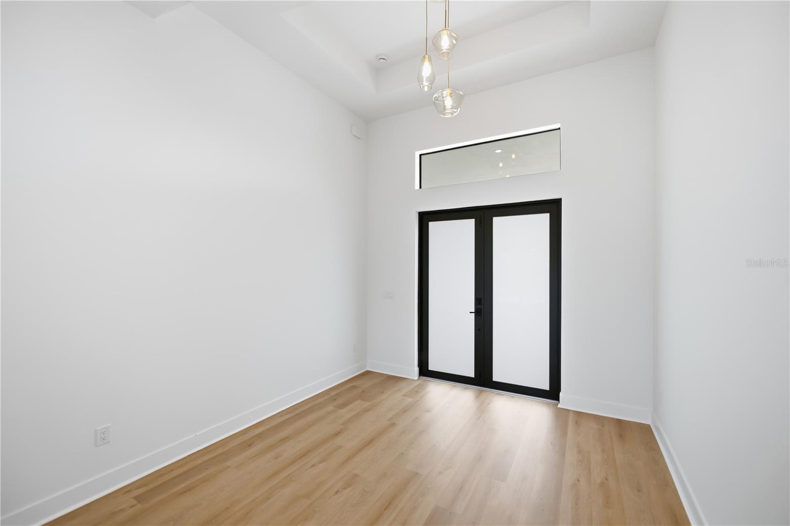 Listing Image #10
