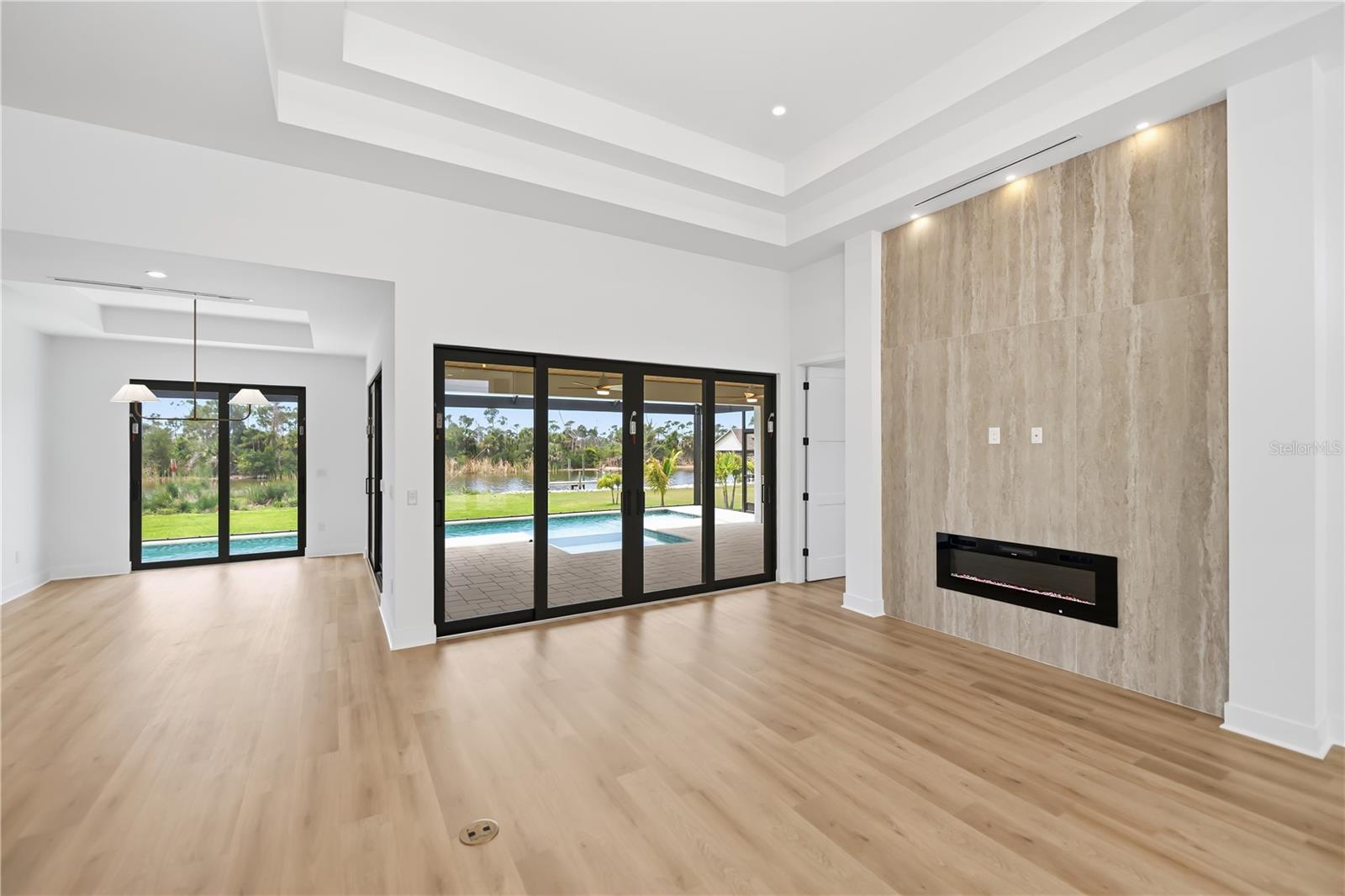 Listing Image #13