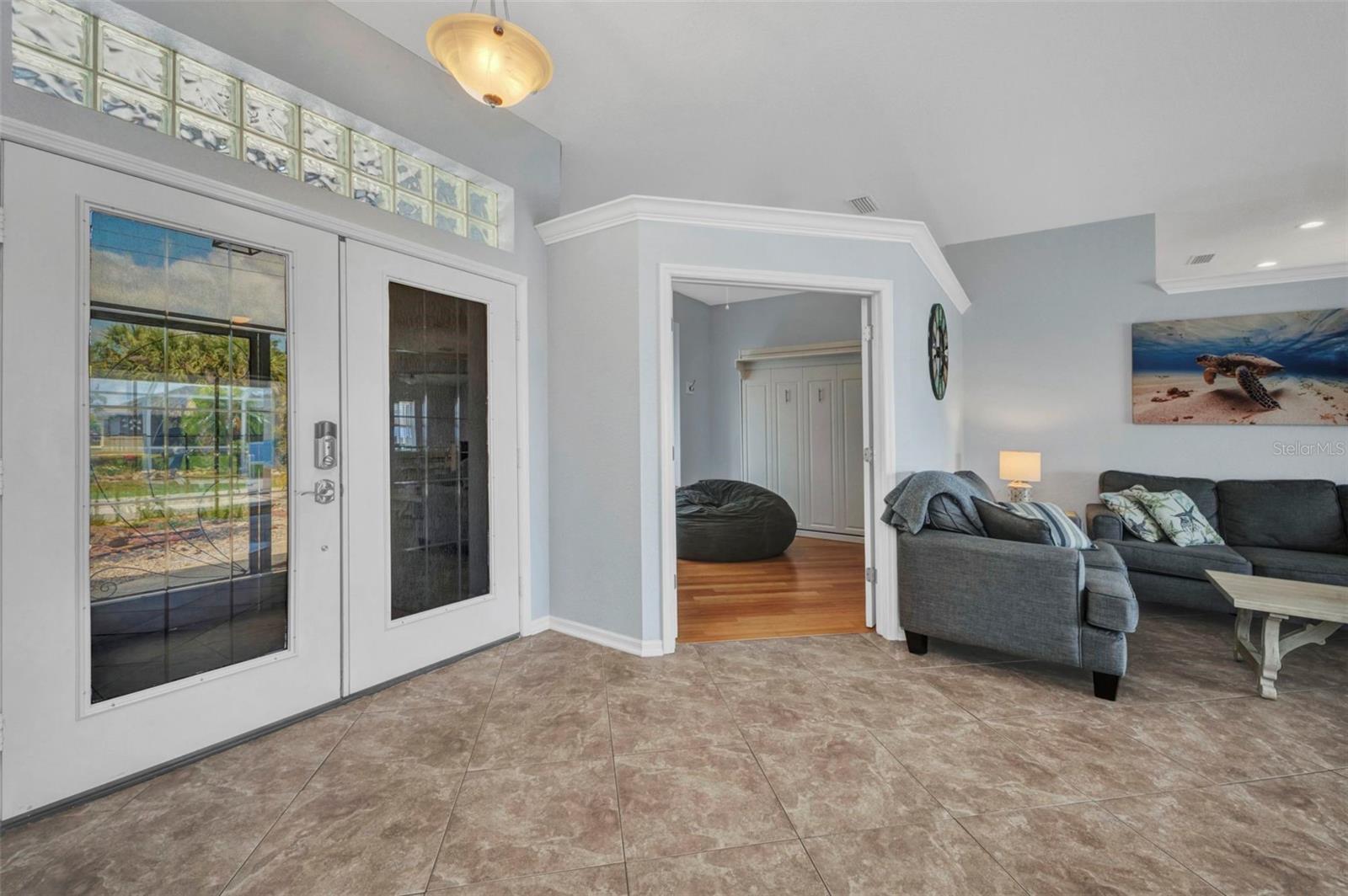Listing Image #7