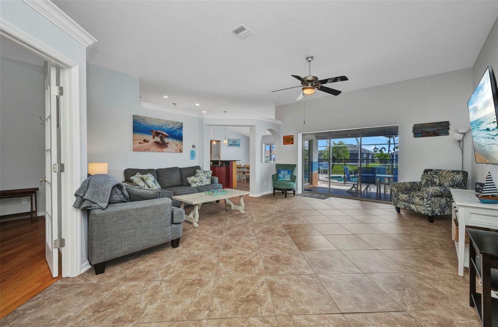 Listing Image #12