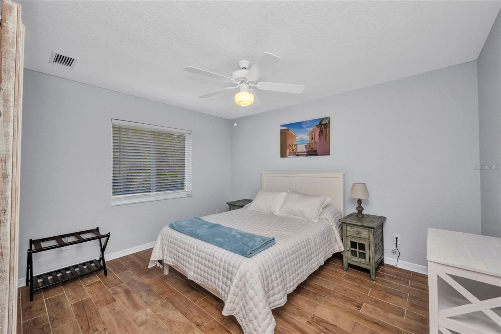 Listing Image #32