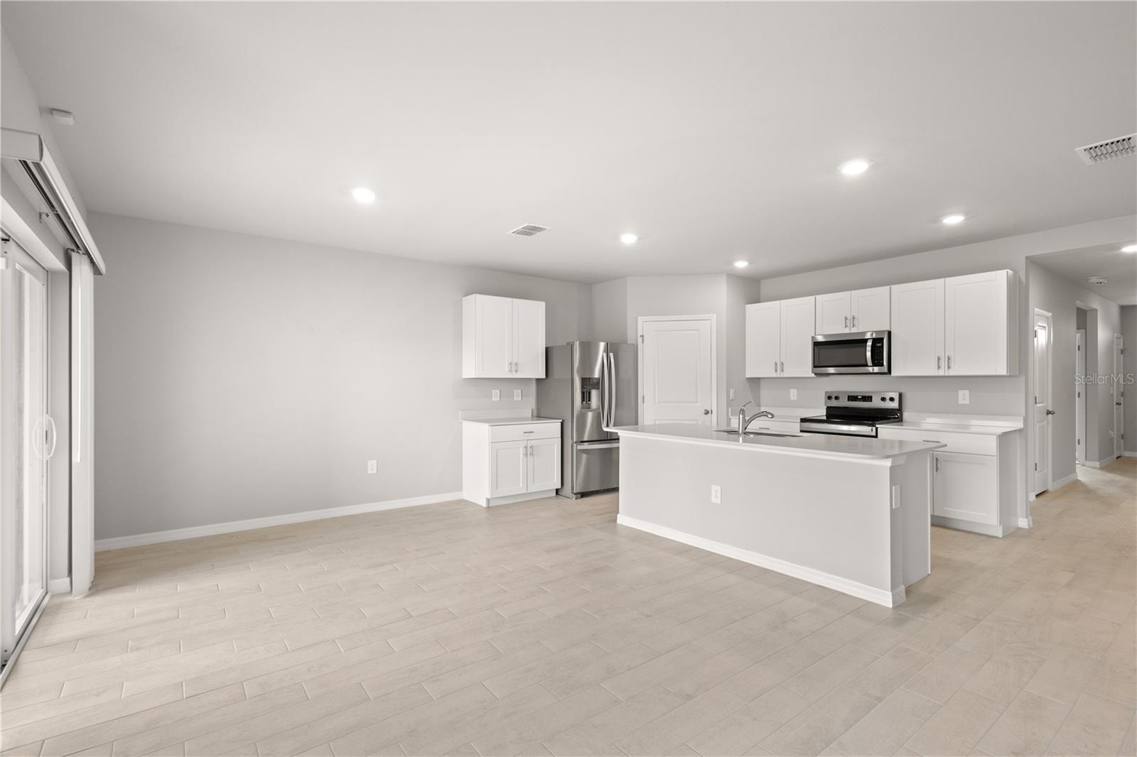 Listing Image #8