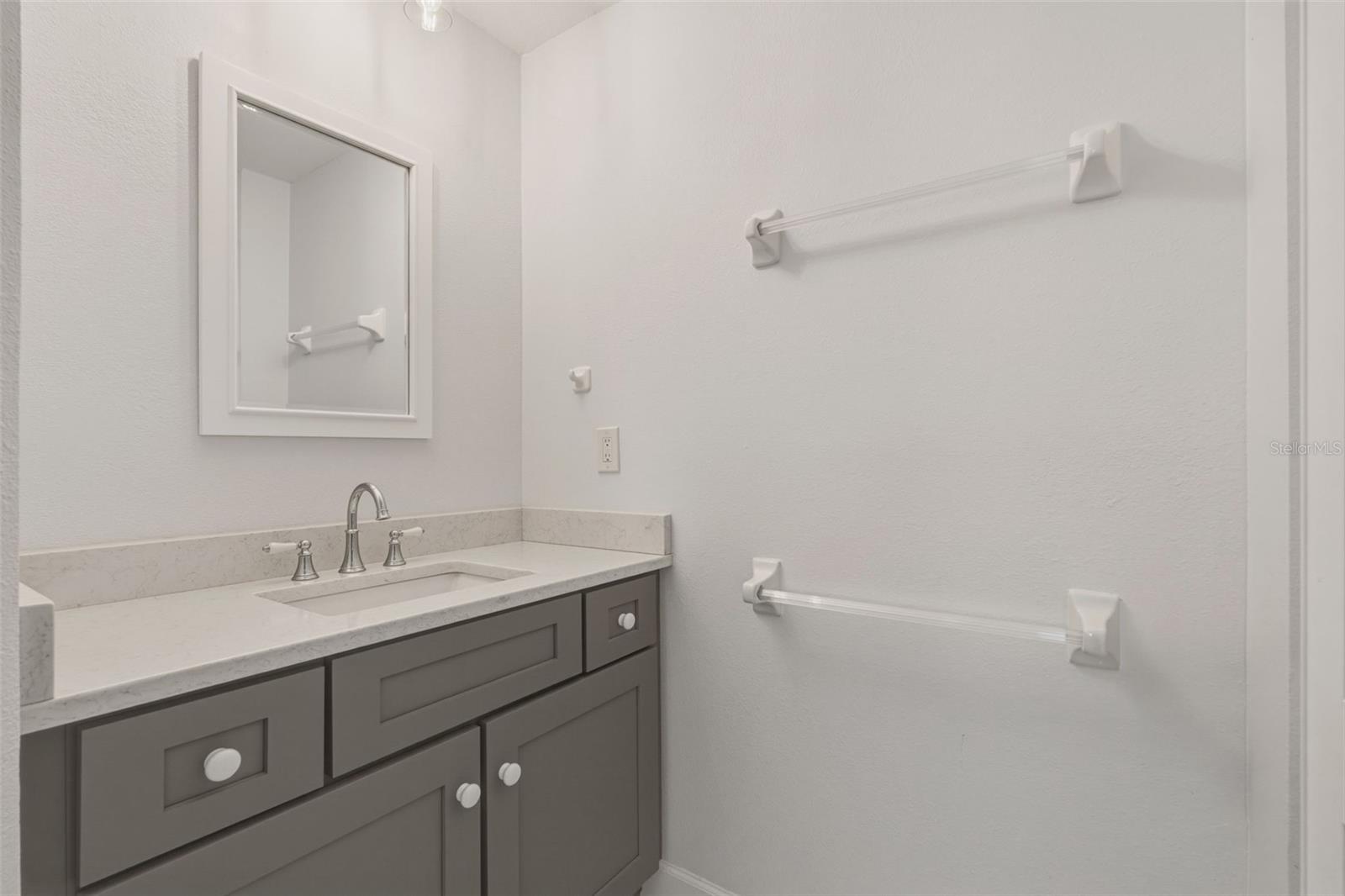 Listing Image #32