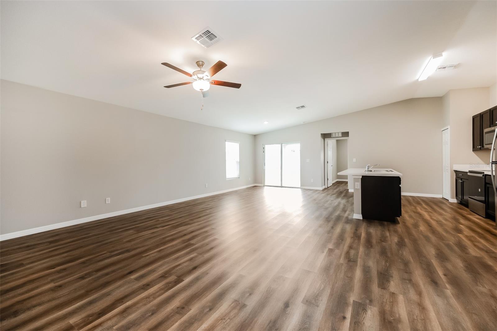 Listing Image #3