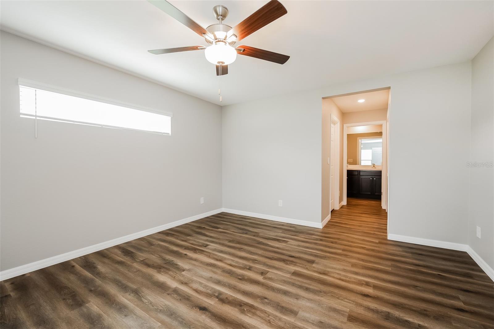 Listing Image #8