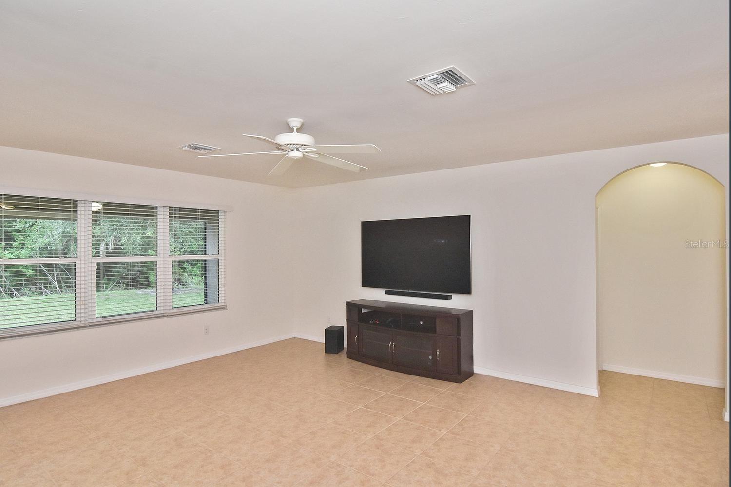 Listing Image #6