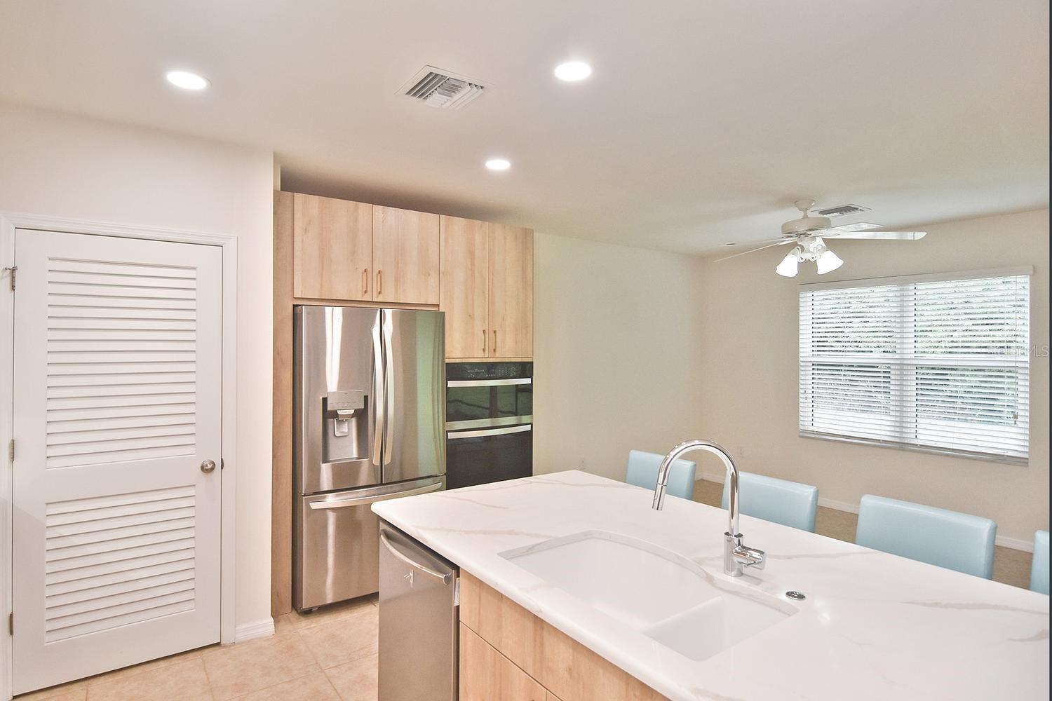 Listing Image #8