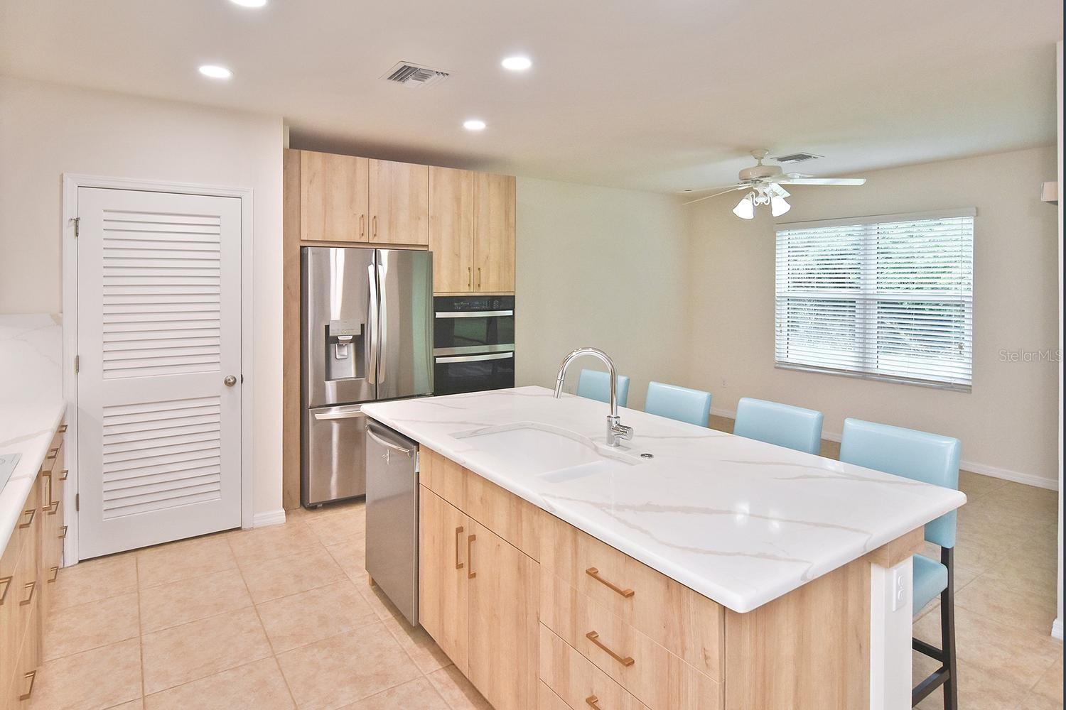 Listing Image #9