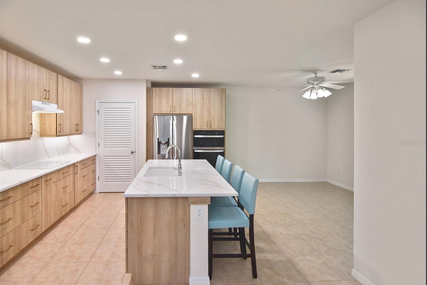 Listing Image #11